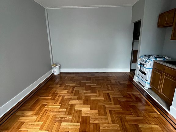 2nd image of 712 E 27th St APT 3D