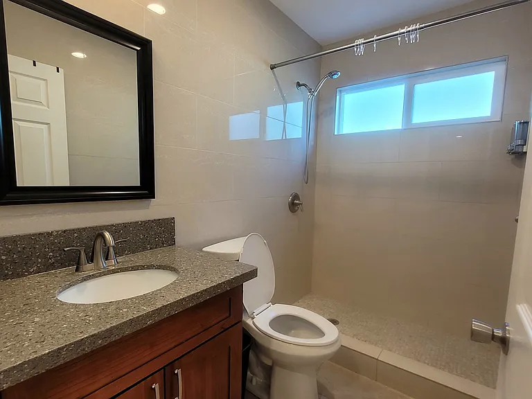1555 Pahulu St E — Photo 18