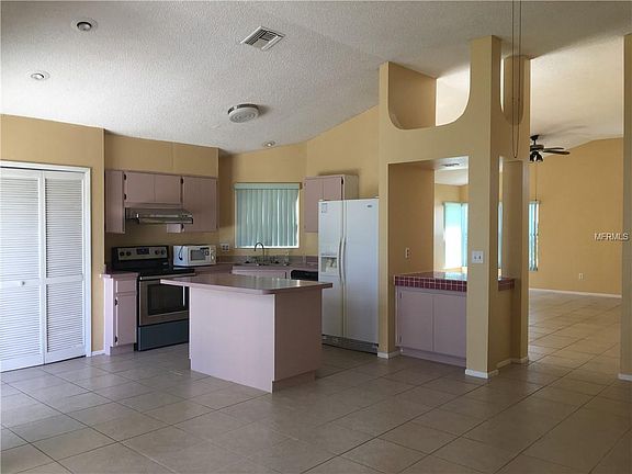 4th image of 5325 Dorrington Ln