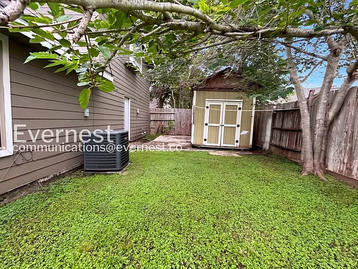 7842 Royan Dr — Photo 29