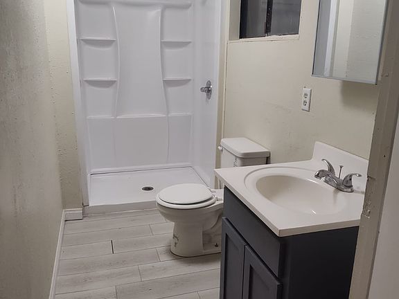 4th image of 24952 Union St Unit B