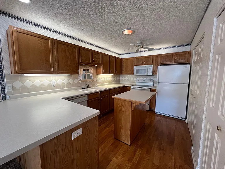 4906 32nd Ave NW — Photo 1