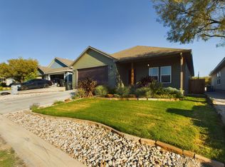 102 Feather Way, Fredericksburg, TX 78624