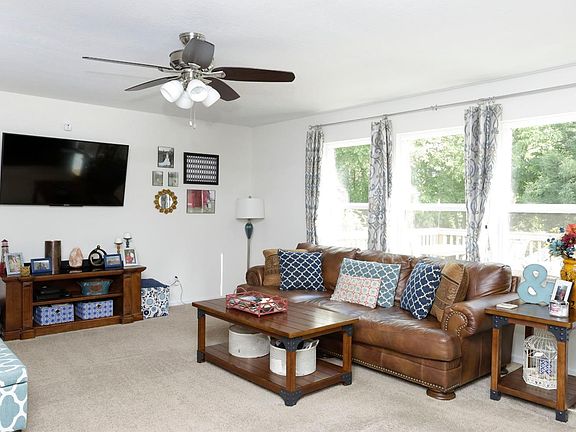 4th image of 278 W Showalter Dr