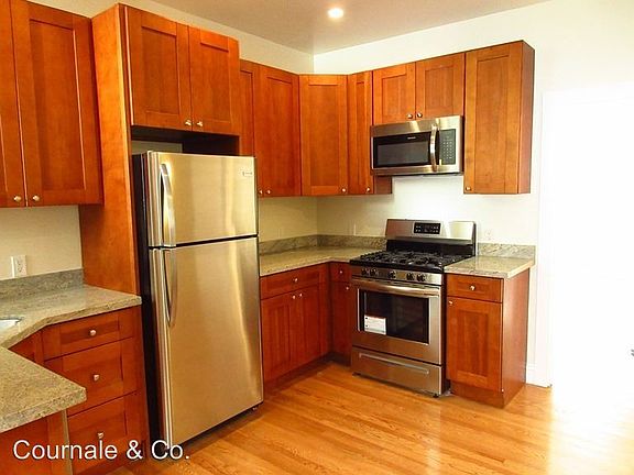 3rd image of 535 Frederick St