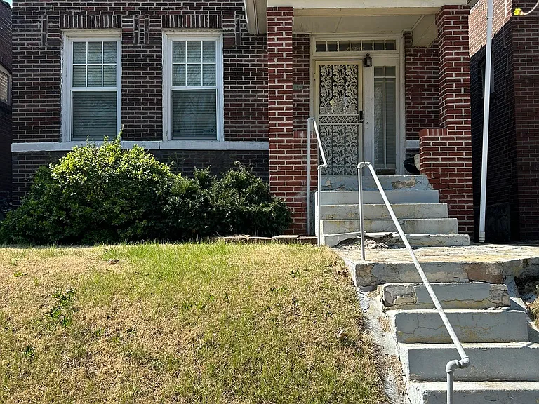 4890 Margaretta Ave — Photo 1