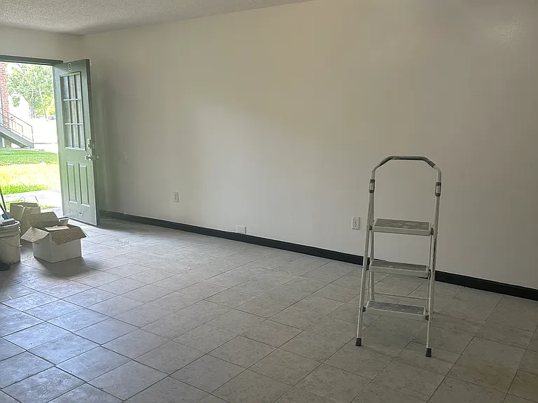 1644 Clear Lake Ave #B — Photo 3