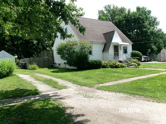 3rd image of 703 N 1st St