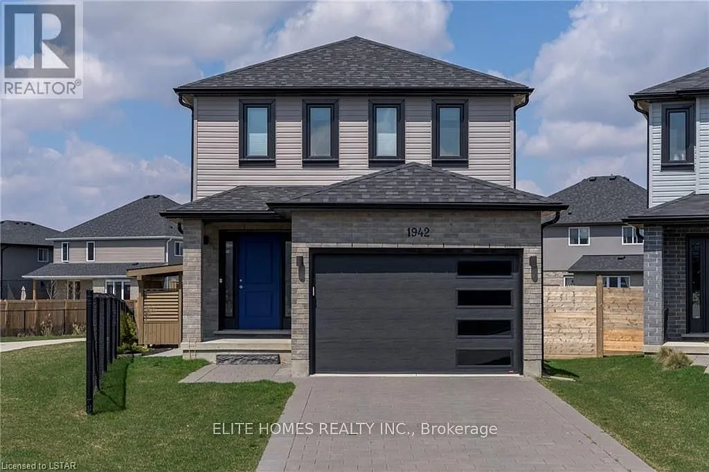 3 bed, $3,000 — Photo 1