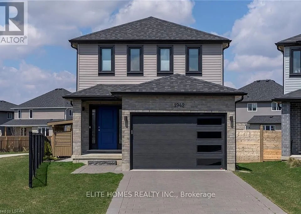 1942 Foxridge Cres