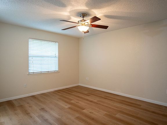 4th image of 6616 Parkview Ln
