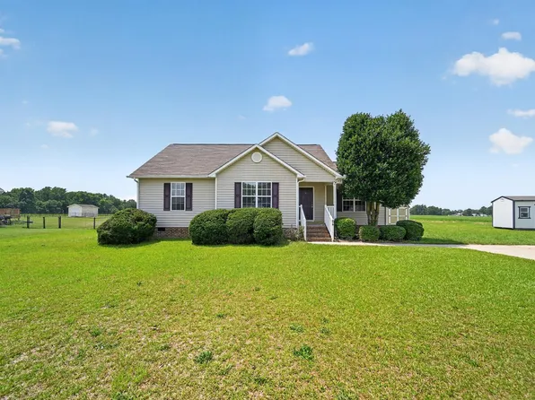 64 Jewel Ln, Four Oaks, NC 27524