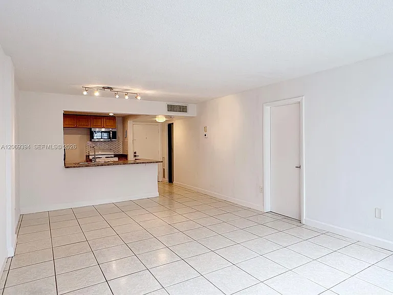 2175 NE 170th St #104 — Photo 10