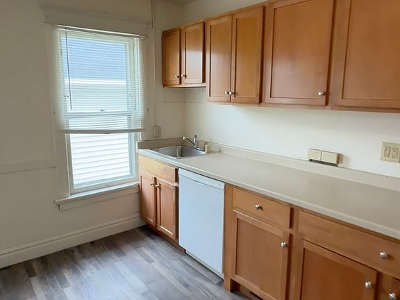 5th image of 1226 Mound St #1
