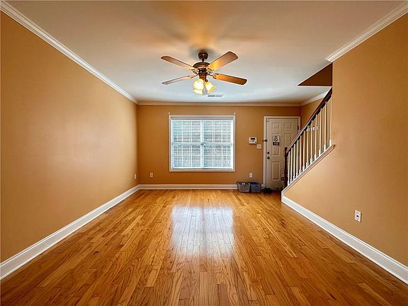 4th image of 105 Whitehead Rd APT 10