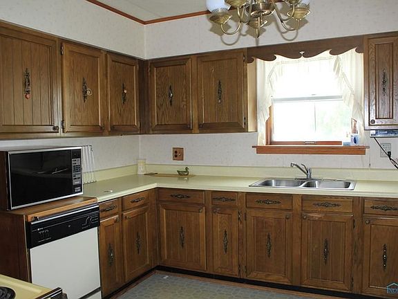 4th image of 132 Hannum Ave