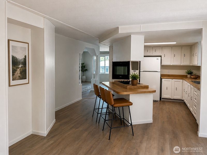 3rd image of 111 Dryke Road #27