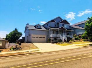 855 Crystal Dr, Eagle Pt, OR 97524