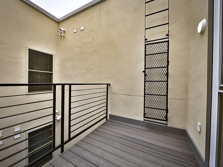 1322 N Franklin St #1 — Photo 42