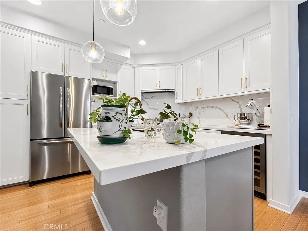 2 bed, 1240 sqft, $4,500 — Photo 3