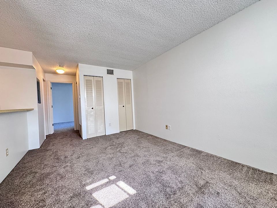 1st image of 1705 Heatheridge Rd Unit H305