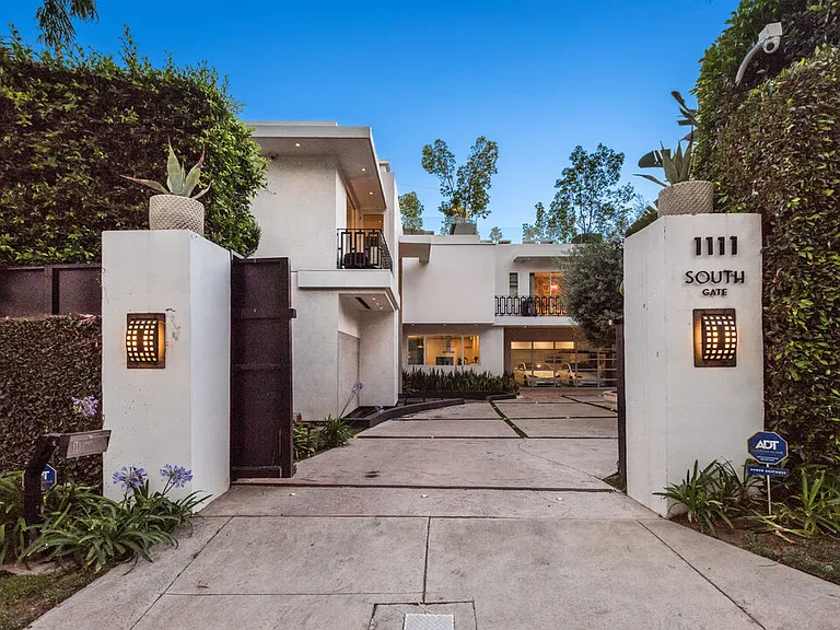 1111 Sierra Alta Way — Photo 4