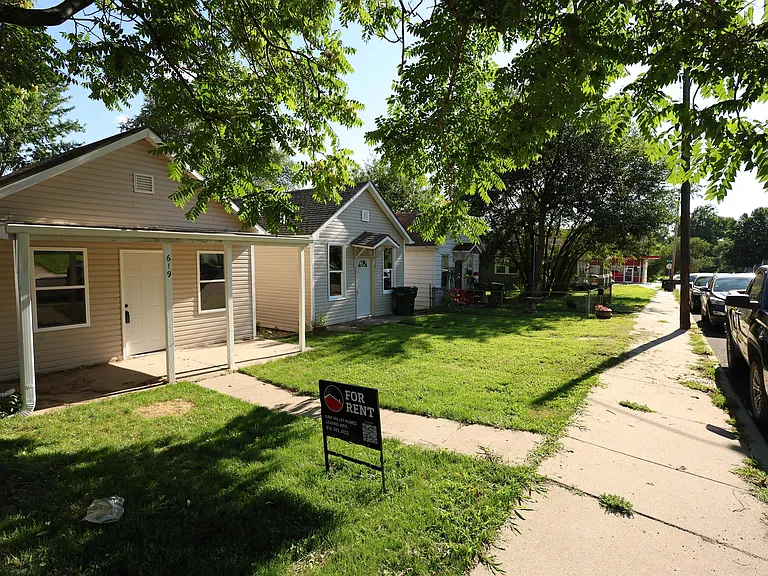 619 Kiowa St — Photo 2
