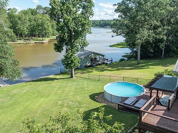 2nd image of 162 Quail Knoll Dr