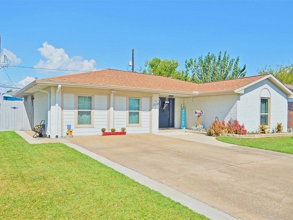 1st image of 1716 Dolphin Dr