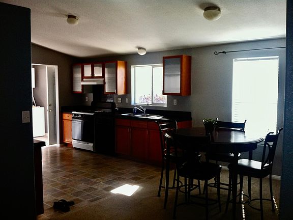 2nd image of 6628 San Bernardino Ave NE