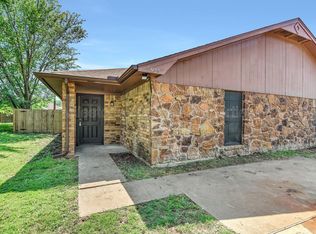 925 S Farmington Rd, Howe, TX 75459