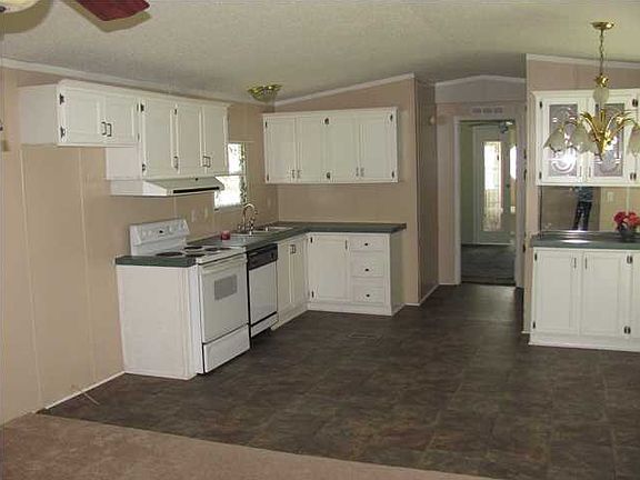 5th image of 158 Whispering Wind Dr