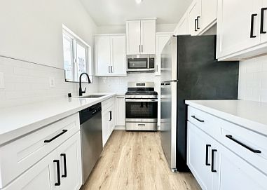 5th image of 1019 Albany St #12