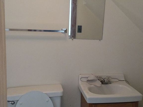 2nd image of 109 Jefferson Dr #7