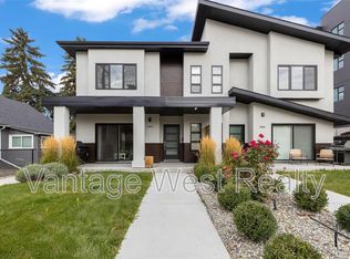 1064 Lawson Ave, Kelowna, BC V1Y6T4