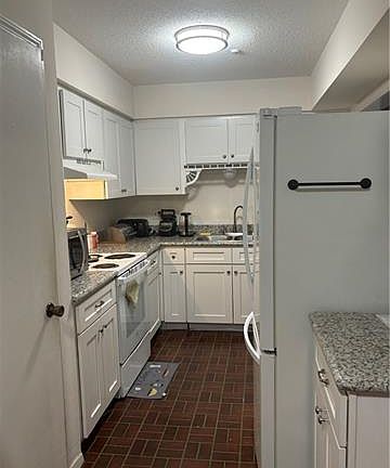 4th image of 1161 Lake Ave APT 120