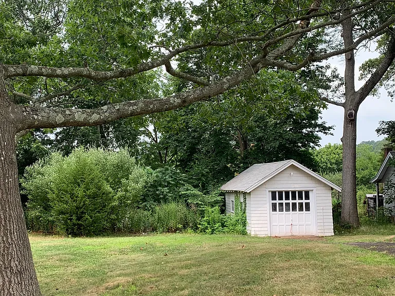 2 Wilford Rd — Photo 2