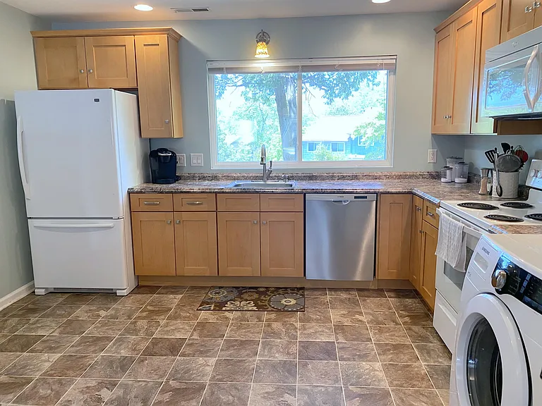 56 Woodlake Dr — Photo 5