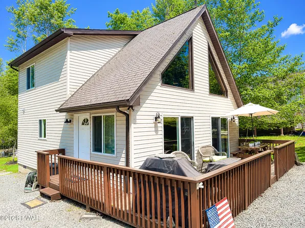 1029 Lake Shore Dr, Lake Ariel, PA 18436