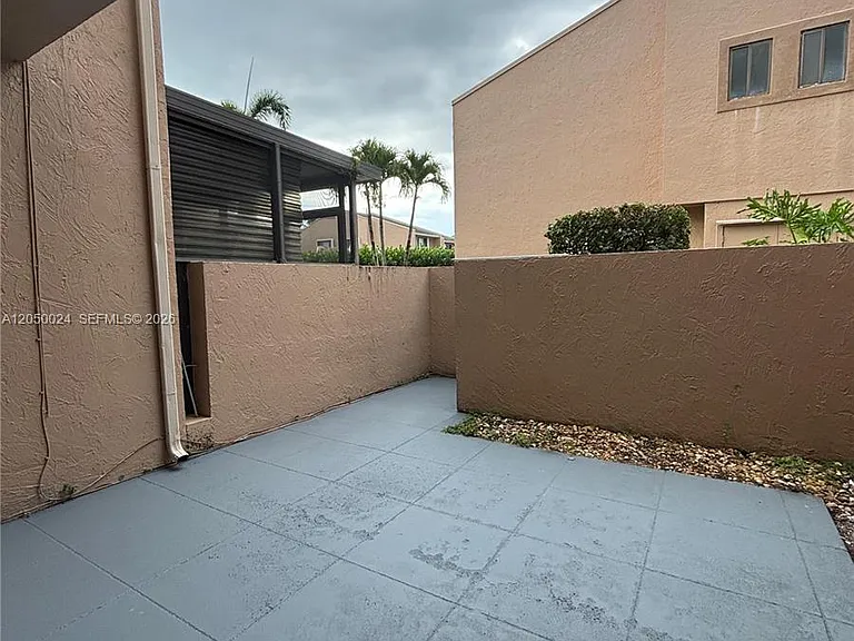 139 Sparrow Dr #5F — Photo 10