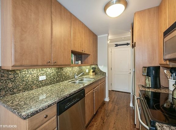 5th image of 2600 N Hampden Ct APT A4