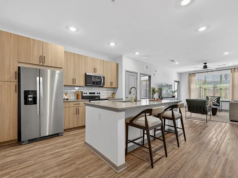 Refinery at Pointe17 — Photo 19