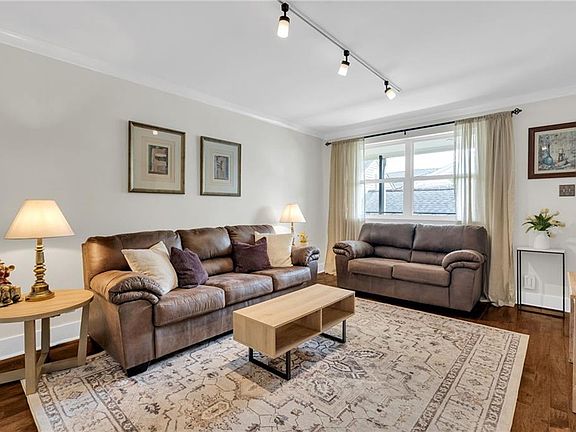 4th image of 1430 Jackson Ave APT 404
