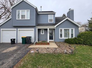 23 Washington Ct, Streamwood, IL
