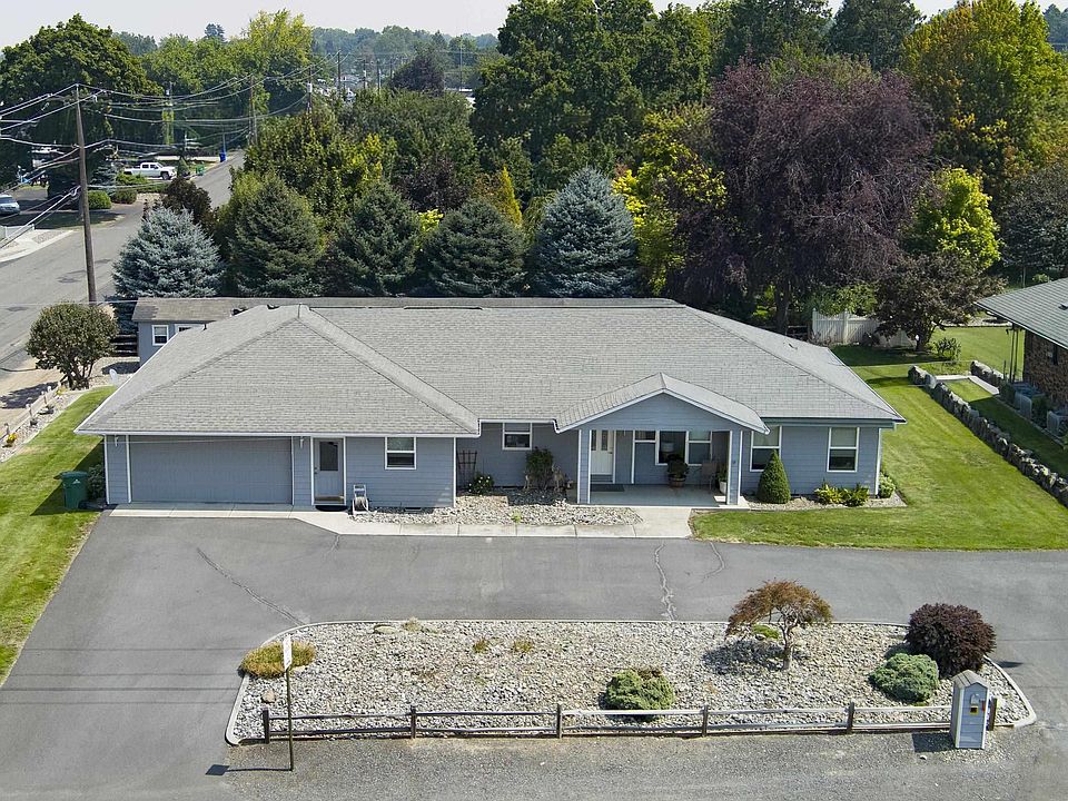 1st image of 3203 4th St