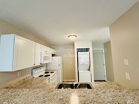4th image of 213 Sunn Aire Ct APT C