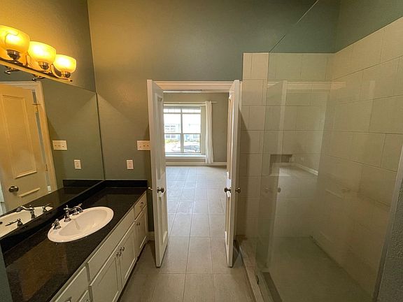 4th image of 1604 Carpenter Dr