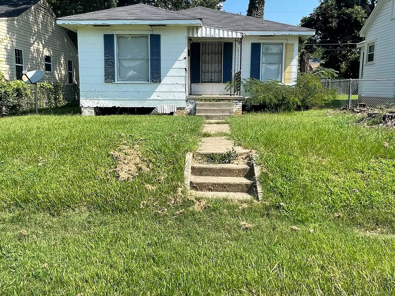 3 bed, 1100 sqft, $650 — Photo 2