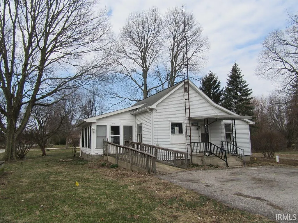 498 Weston St photo 1