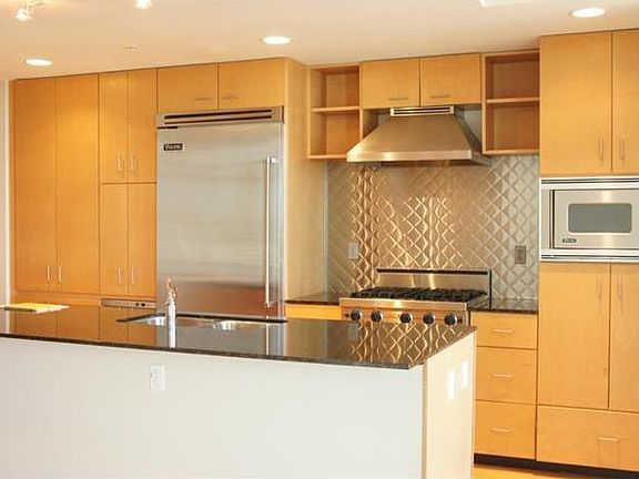 2nd image of 1120 E Kennedy Blvd Unit 1029